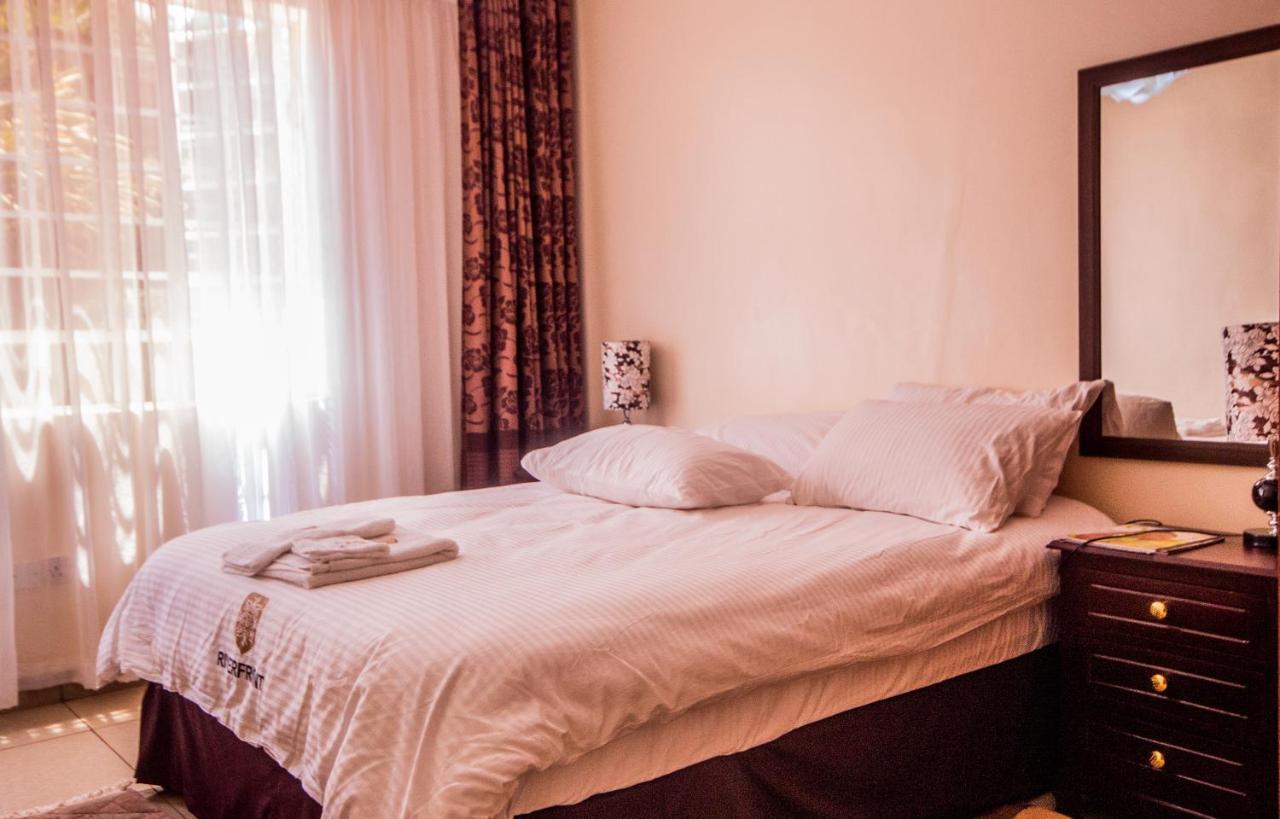 Riverfront Gardens Bed & Breakfast Mjini Exterior foto